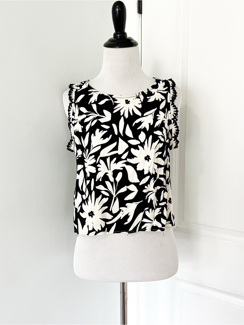 Vince Camuto Black & White Floral Sleeveless Top with Crochet Trim
